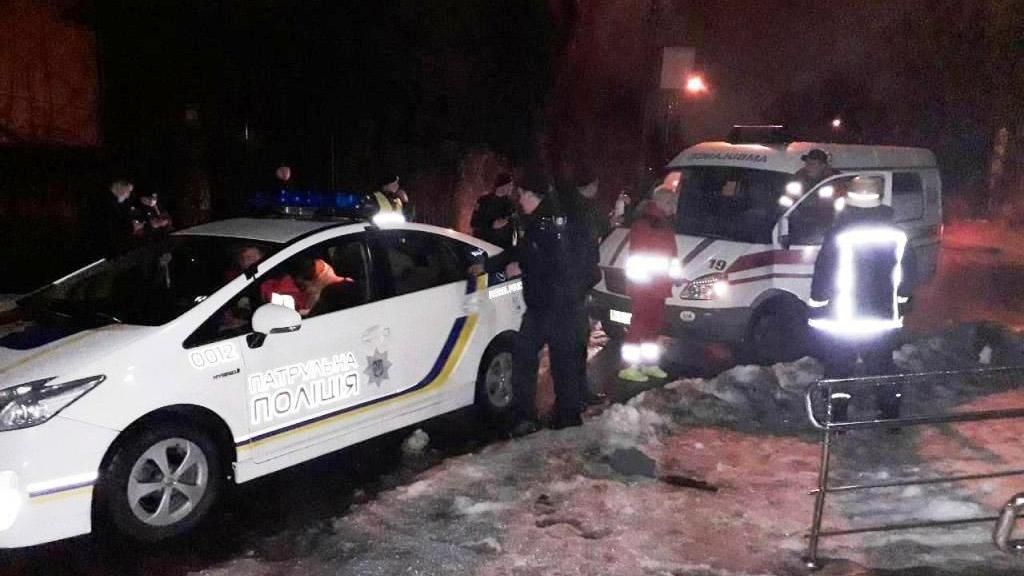 У Кривому Розі троє студентів мало не втопилися, провалившись під кригу У Кривому Розі троє студентів мало не втопилися, провалившись під кригу