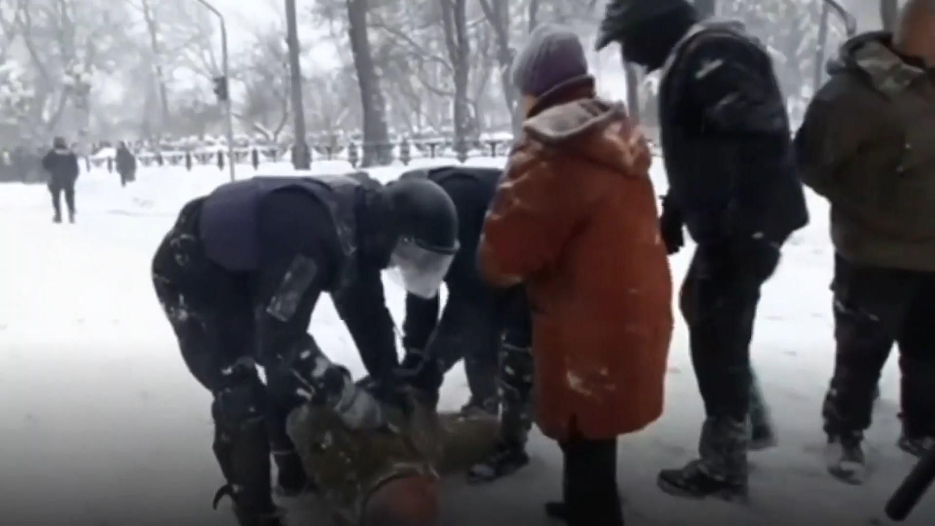 Чому правозахисники вважають зачистку наметового містечка незаконною