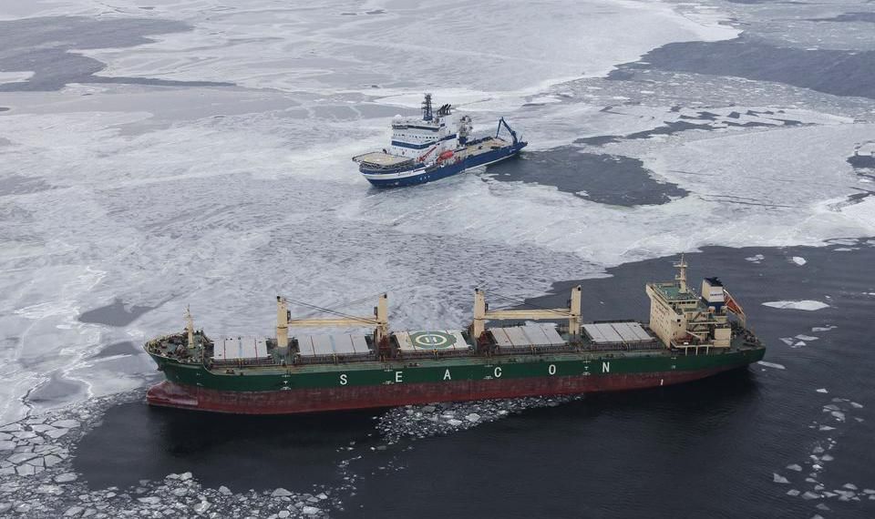 Біля берегів Фінляндії тоне вантажне судно, яке прямувало до Росії