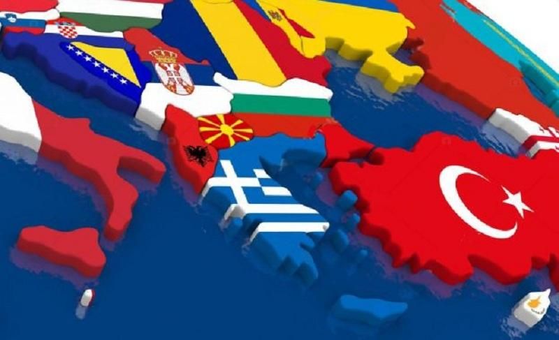 Росія посилено тисне на Балкани, – головнокомандувач сил НАТО в Європі