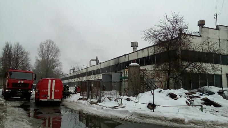 У Києві в великій пожежі згоріло чотири маршрутки У Києві в великій пожежі згоріло чотири маршрутки