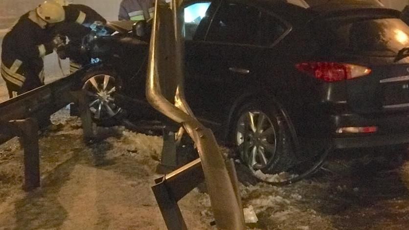 Водитель чудом остался жив в результате жуткой ДТП под Киевом