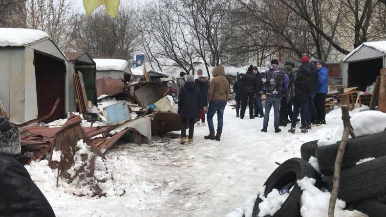 В сети появились фото и видео столкновений с участием "свободовца" Левченко в Киеве