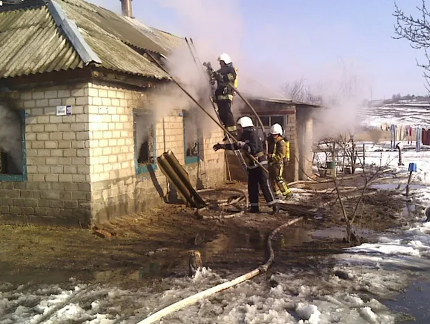 В пожежі загинуло 3 дітей В пожежі загинуло 3 дітей