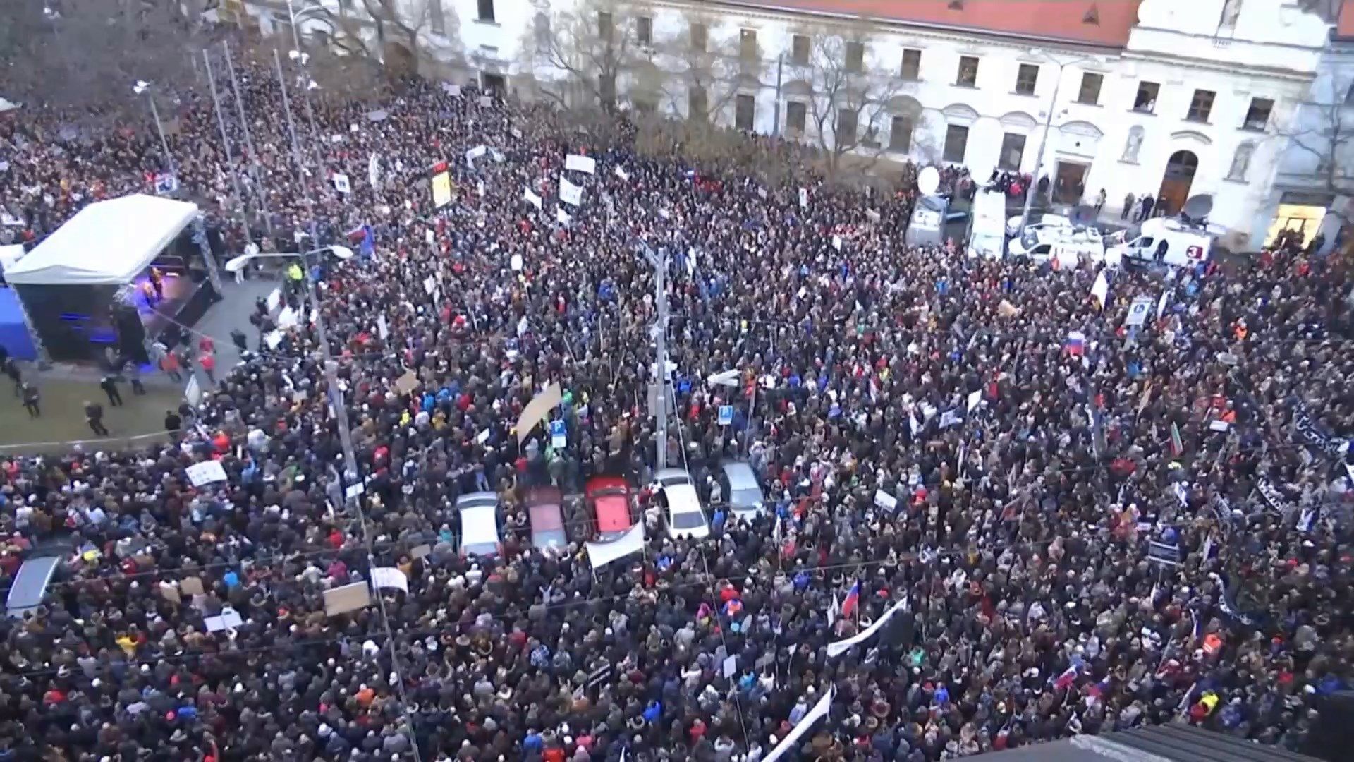 У Словаччині пройшов багатотисячний мітинг через вбивство журналіста 