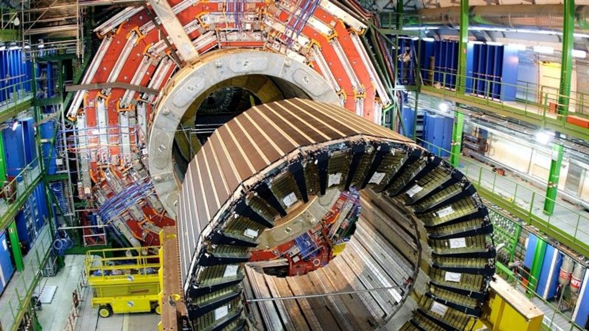 Россия отказалась от членства в CERN Россия отказалась от членства в CERN