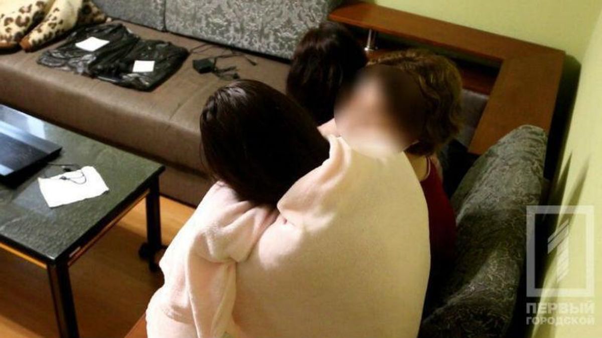 Дівчата-підлітки працювали в порностудії в Кривому Розі Дівчата-підлітки працювали в порностудії в Кривому Розі
