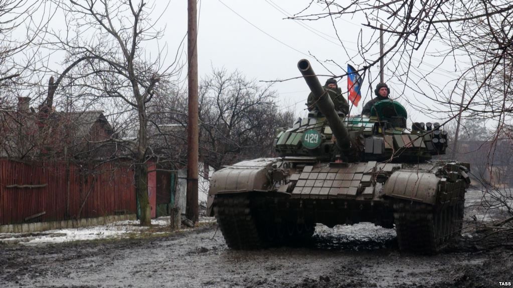 Бойовики на Донбасі перекидають військову техніку на нові позиції під прикриттям перемир'я