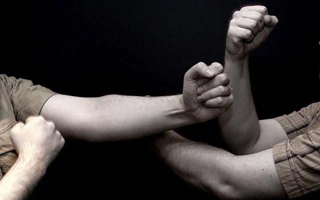 На Херсонщині військові побились з нетверезими цивільними На Херсонщині військові побились з нетверезими цивільними