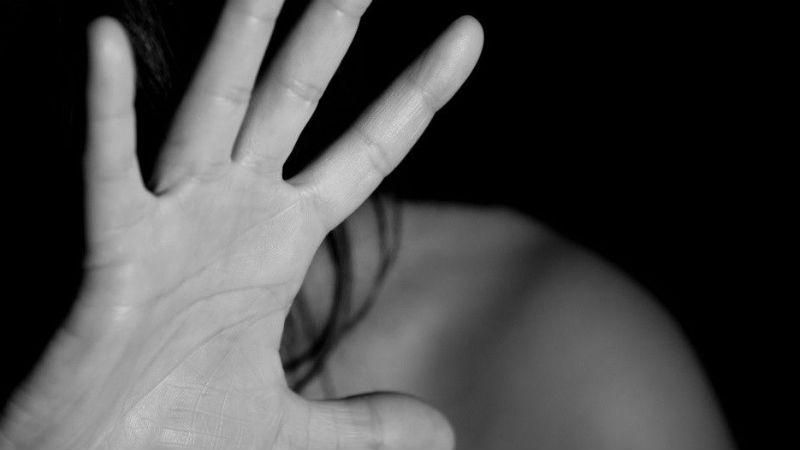 Моторошний випадок на Закарпатті: 5 чоловіків зґвалтували неповнолітню, – ЗМІ 