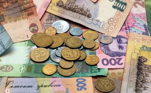 Бумажные гривны заменят на монеты в Украине: номиналы