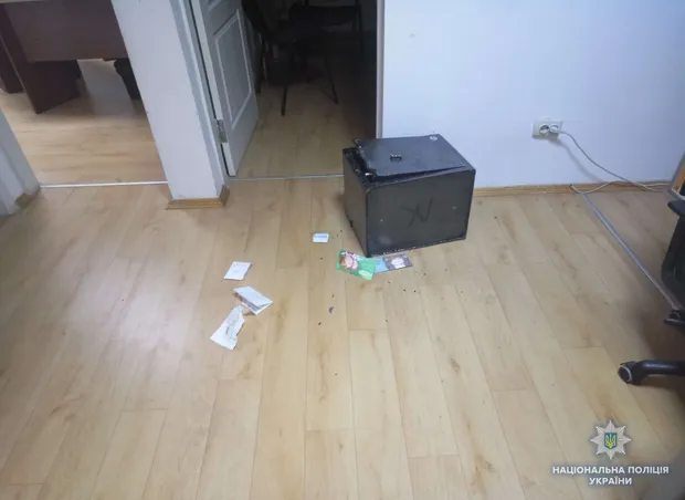 Поліція, Кримінал, Київ, пограбування, офіс Поліція, Кримінал, Київ, пограбування, офіс