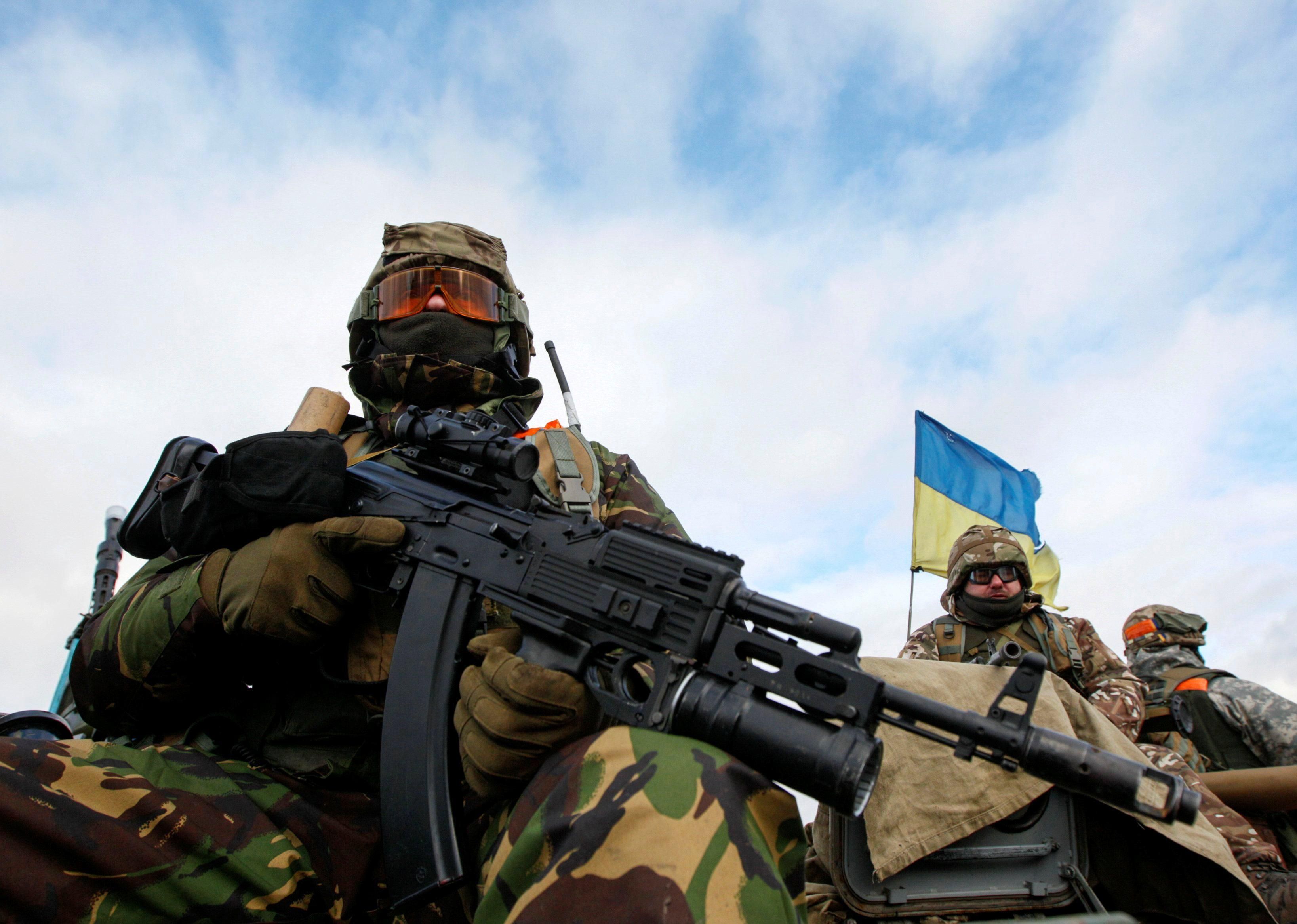 Боевики снова обстреляли позиции ВСУ, двое украинских воинов ранены