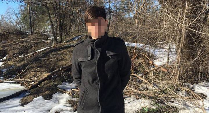 На Донбассе задержали врага Украины с "ЛНР": в СБУ показали фото и видео На Донбассе задержали врага Украины с "ЛНР": в СБУ показали фото и видео