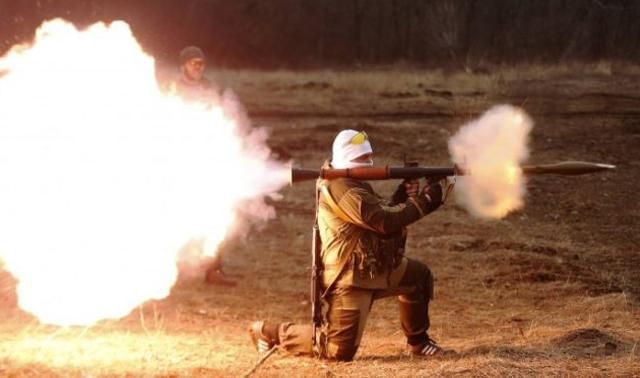 Боевики в Донбассе ударили по украинским военным из гранатометов: есть травмированные