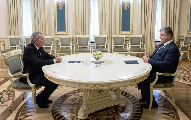 Порошенко заявив про готовність України збільшити участь у миротворчих місіях ООН Порошенко заявив про готовність України збільшити участь у миротворчих місіях ООН