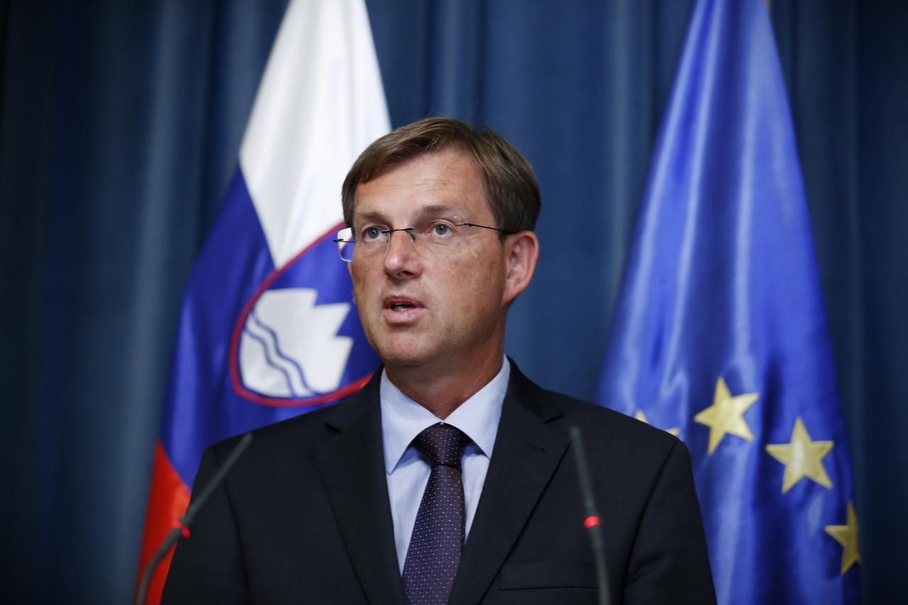 Прем’єр Словенії подав у відставку