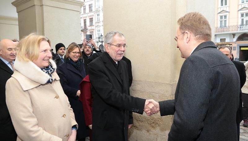Президент Австрии начал свой визит во Львов с посещения Ратуши