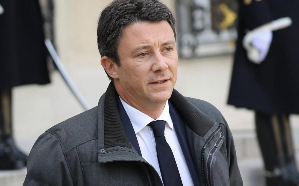 Пресс-секретарь Макрона раскритиковал решение Мэй по изгнанию российских дипломатов Пресс-секретарь Макрона раскритиковал решение Мэй по изгнанию российских дипломатов