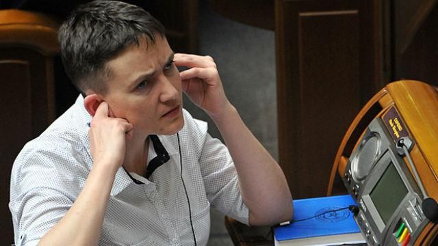 Савченко зізналась, що принесла до Ради зброю Савченко зізналась, що принесла до Ради зброю