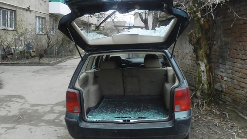 На Закарпатті невідомі трощили авто з угорськими номерами На Закарпатті невідомі трощили авто з угорськими номерами