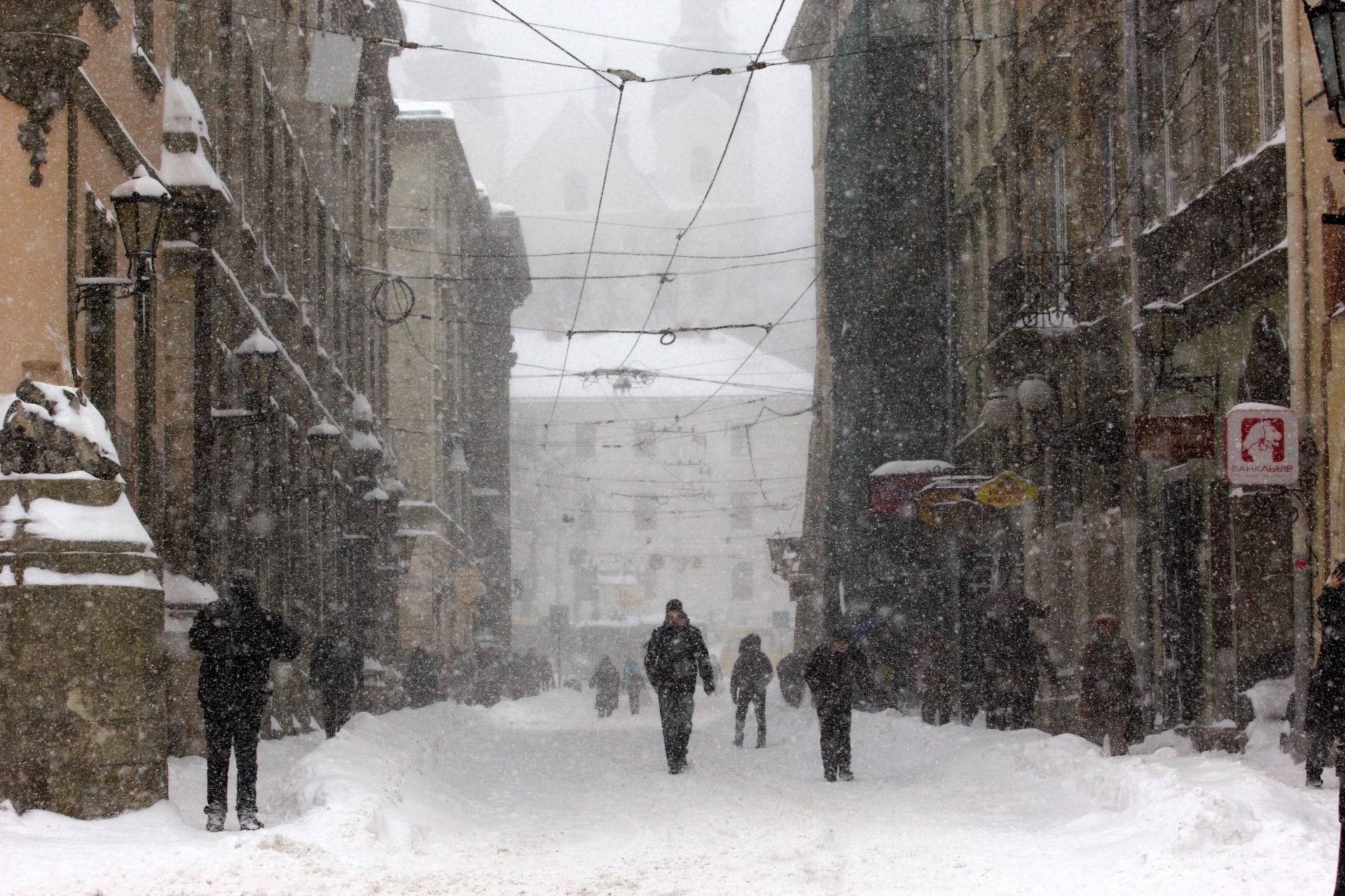Погода 17 марта в Украине: снегопады, метели и морозы