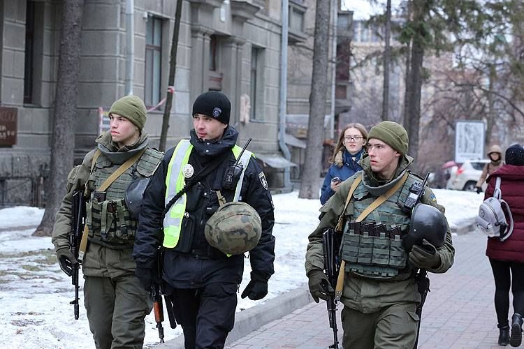 У Києві посилили наряди поліції для охорони правопорядку