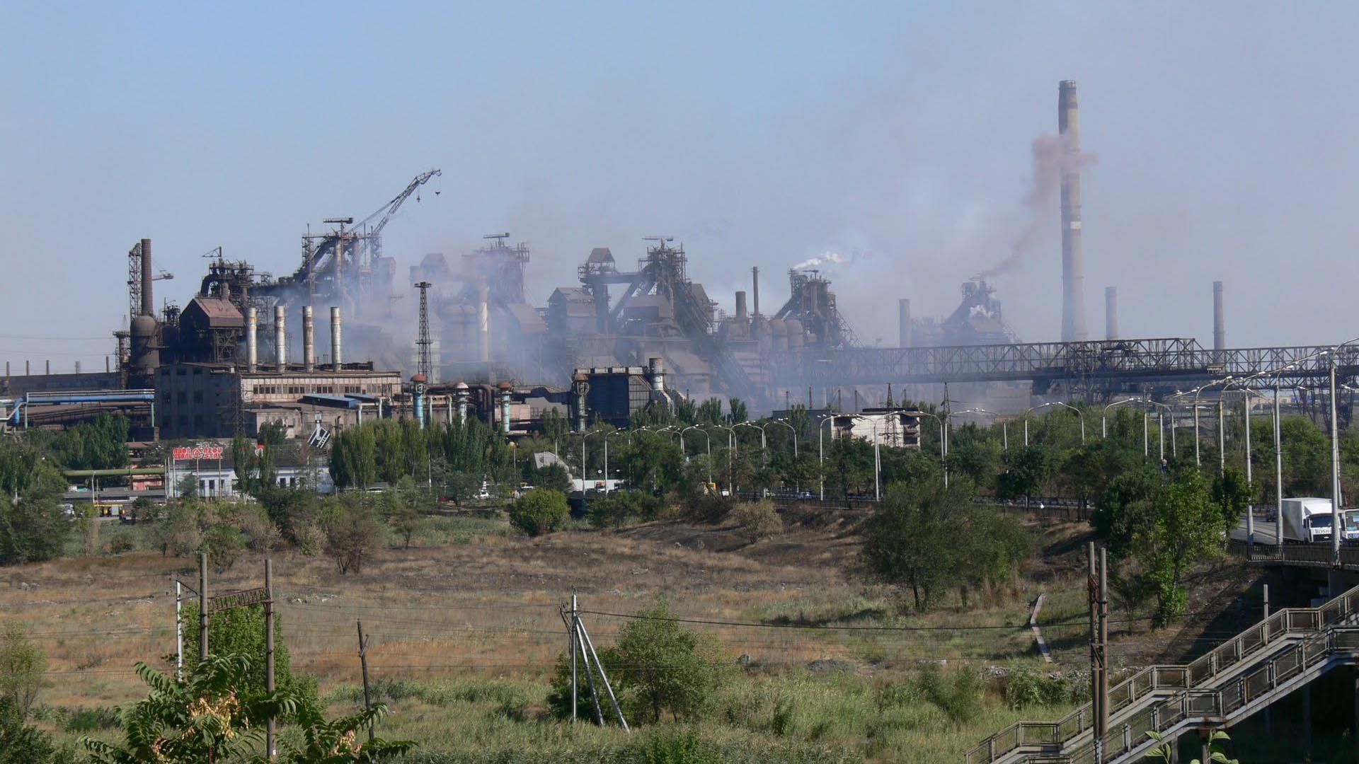 На заводе "Азовсталь" произошла утечка газа, есть погибшие