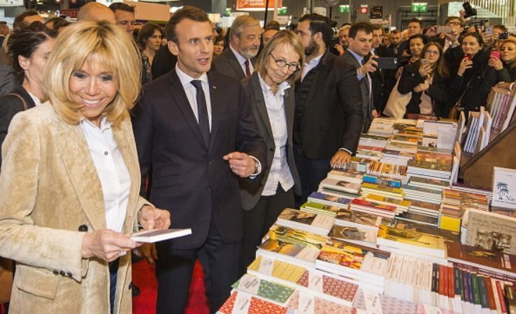 Ірена Карпа поділилась епічною історією, як вручала Макрону книжку Сенцова Ірена Карпа поділилась епічною історією, як вручала Макрону книжку Сенцова