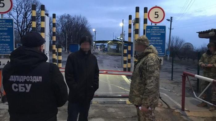 СБУ выдворила за пределы Украины криминального "авторитета" СБУ выдворила за пределы Украины криминального "авторитета"