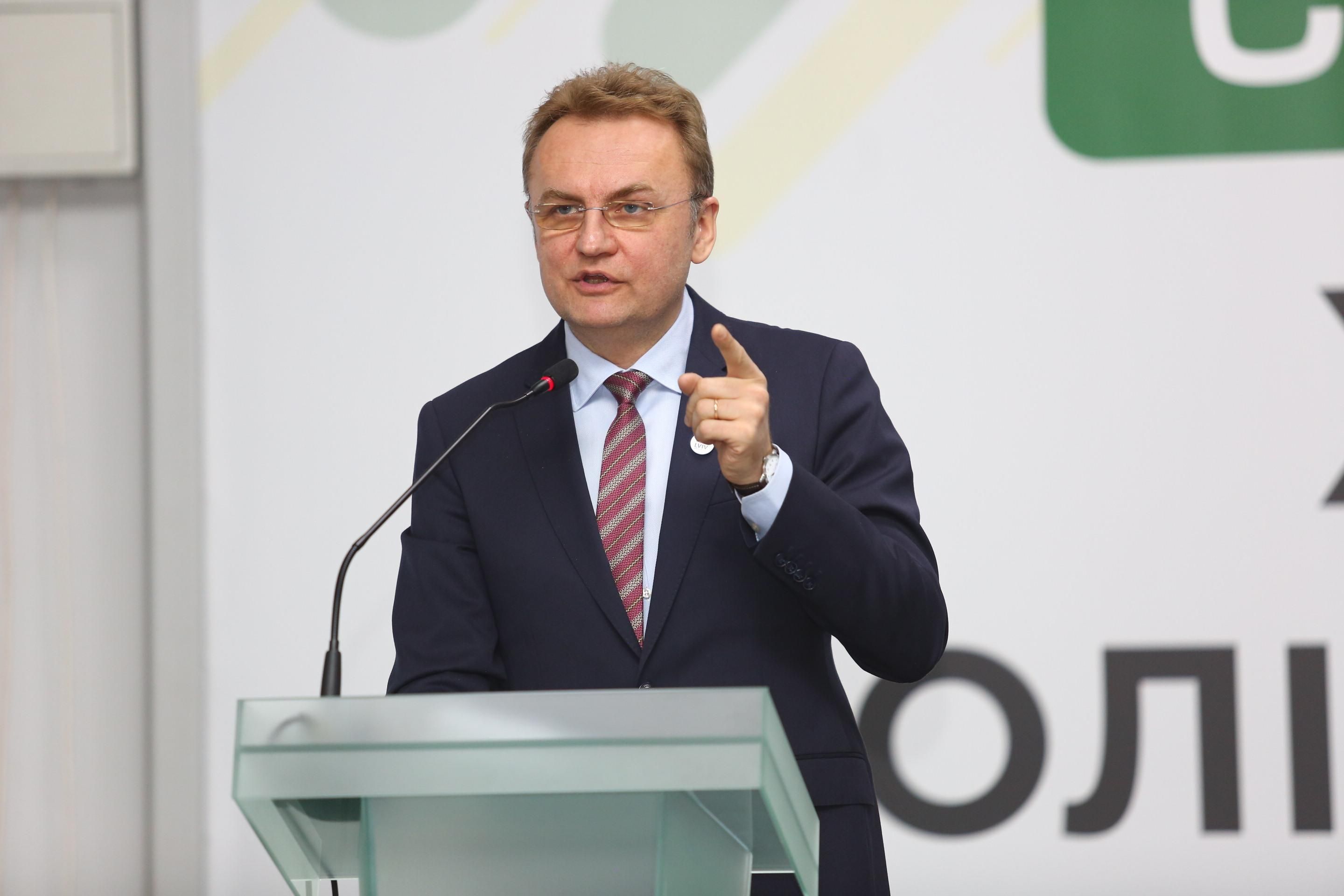 Садовый заявил об "активном участие "Самопомочи" в президентских и парламентских выборах Садовый заявил об "активном участие "Самопомочи" в президентских и парламентских выборах