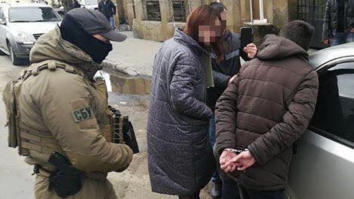 Українці постачали зброю та боєприпаси кримінальним "клієнтам" Українці постачали зброю та боєприпаси кримінальним "клієнтам"