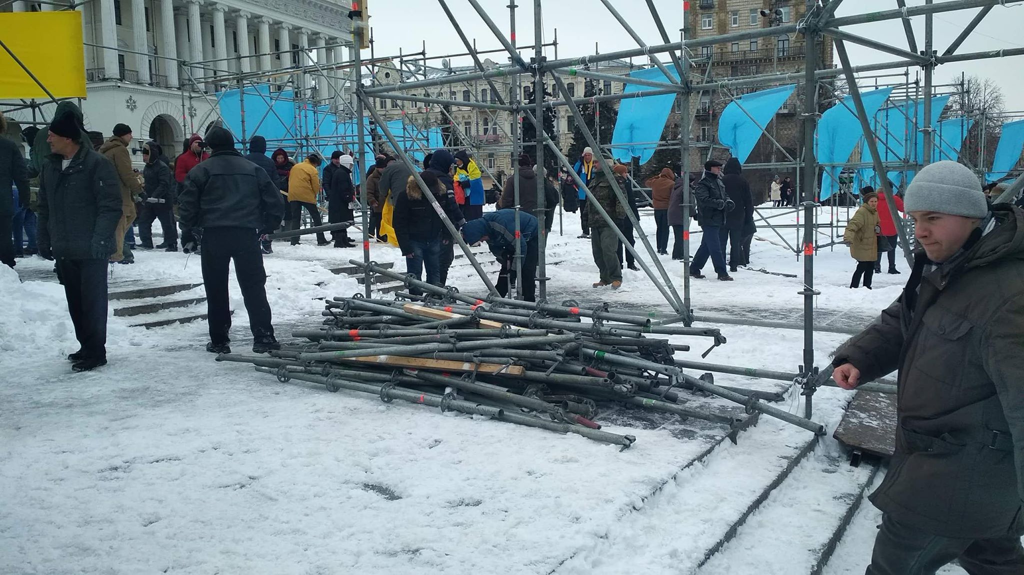 Ублюдки и варвары, – Шкиряк о самовольном демонтаже активистами конструкций на Майдане в Киеве Ублюдки и варвары, – Шкиряк о самовольном демонтаже активистами конструкций на Майдане в Киеве