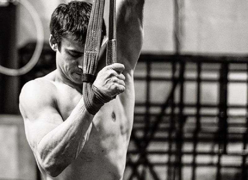 Акробат цирка сорвался с высоты и погиб: жуткое видео Акробат цирка сорвался с высоты и погиб: жуткое видео