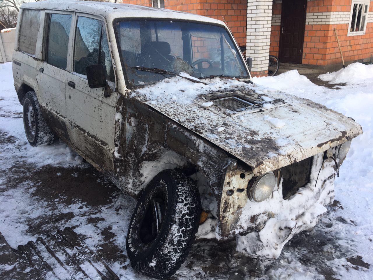 Контрабандист пытался переехать пограничников на внедорожнике, те открыли огонь по авто Контрабандист пытался переехать пограничников на внедорожнике, те открыли огонь по авто