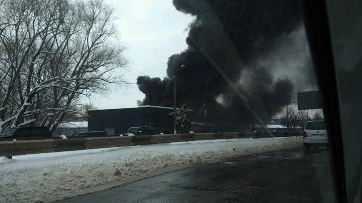 На одному із найбільших ринків України сталася серйозна пожежа На одному із найбільших ринків України сталася серйозна пожежа
