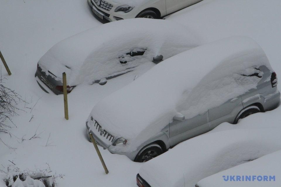 У Дніпрі 20 і 21 березня зробили вихідними через снігопад У Дніпрі 20 і 21 березня зробили вихідними через снігопад