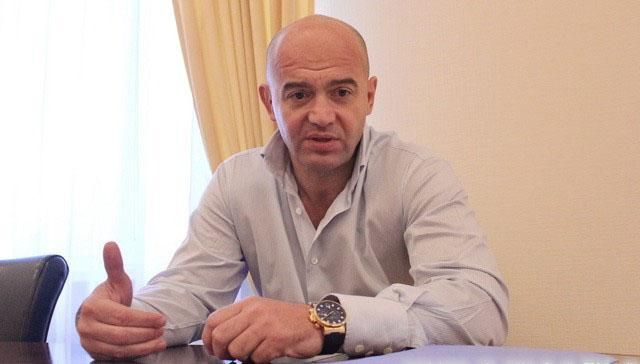 Не лише Савченко: Нардеп розповів про політиків, які ходять у Раду зі зброєю Не лише Савченко: Нардеп розповів про політиків, які ходять у Раду зі зброєю