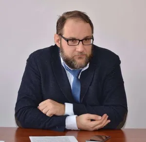 Максим Фролов Максим Фролов