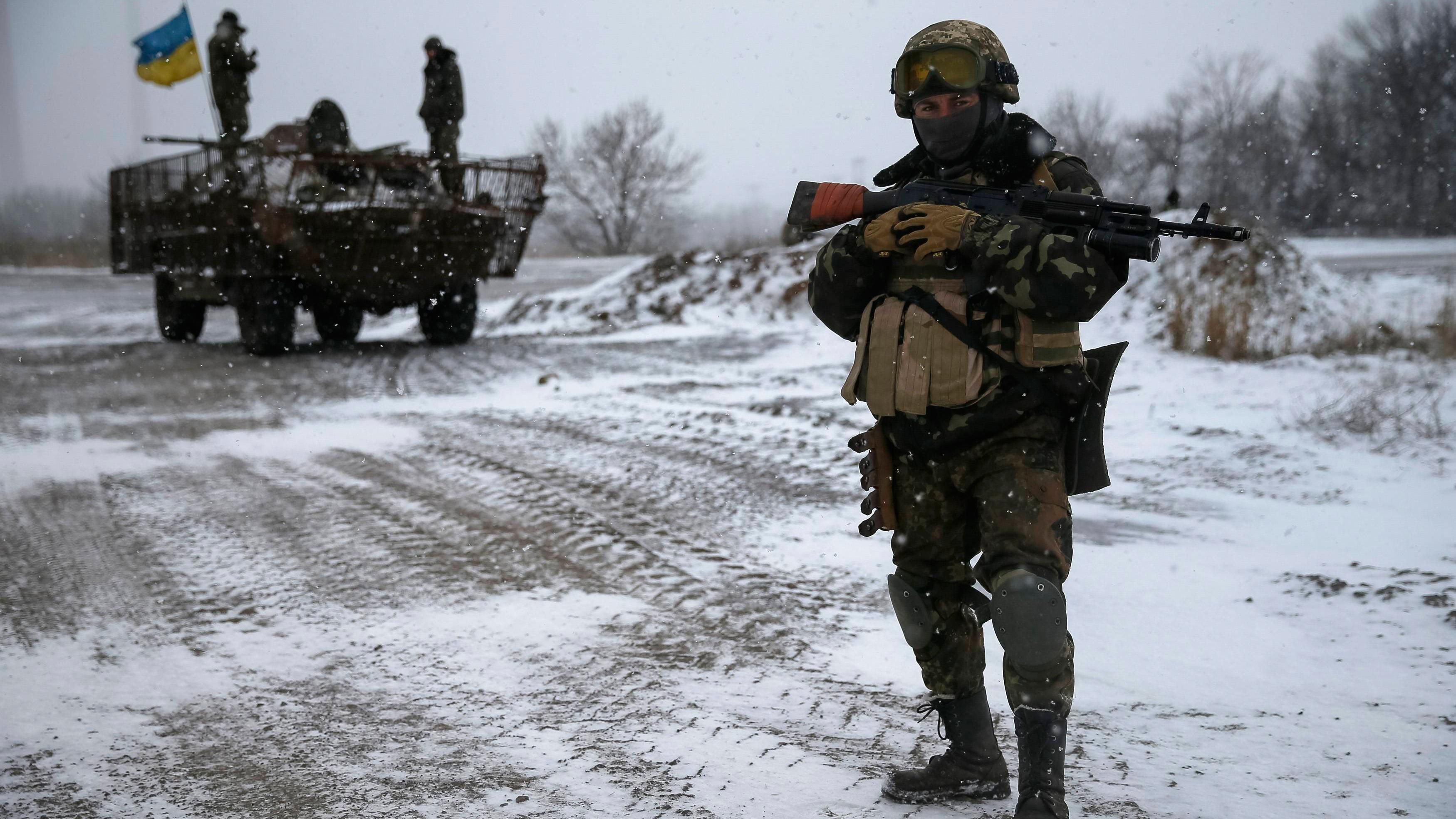 Окупаційні війська Росії не припиняють обстрілювати Новолуганське: репортаж із передової