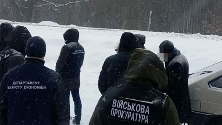Полиция провела задержание чиновников в нескольких городах Украины