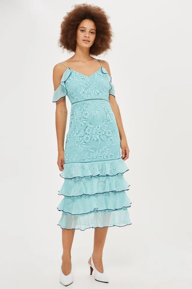 Випускні сукні 2018 фото Випускні сукні 2018 фото