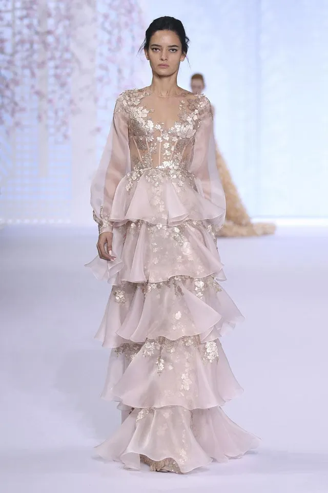 Випускні сукні 2018 фото Випускні сукні 2018 фото