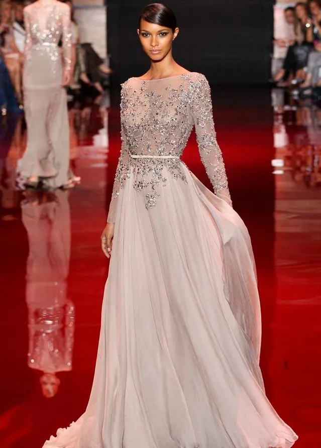 Випускні сукні 2018 фото Випускні сукні 2018 фото