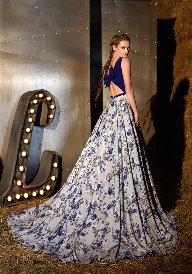 Випускні сукні 2018 фото Випускні сукні 2018 фото