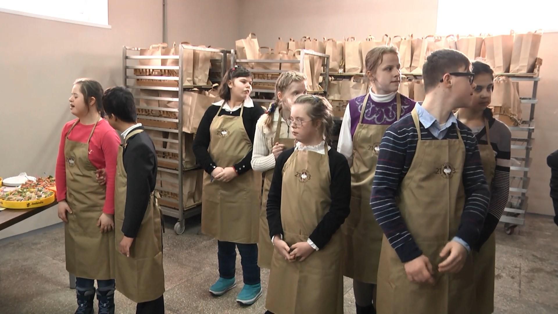 Під Києвом відкрили пекарню, де працюватимуть люди із синдромом Дауна