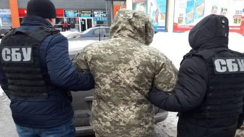 У Кропивницькому контрактник крав з частини рації: награбував на 80 тисяч У Кропивницькому контрактник крав з частини рації: награбував на 80 тисяч