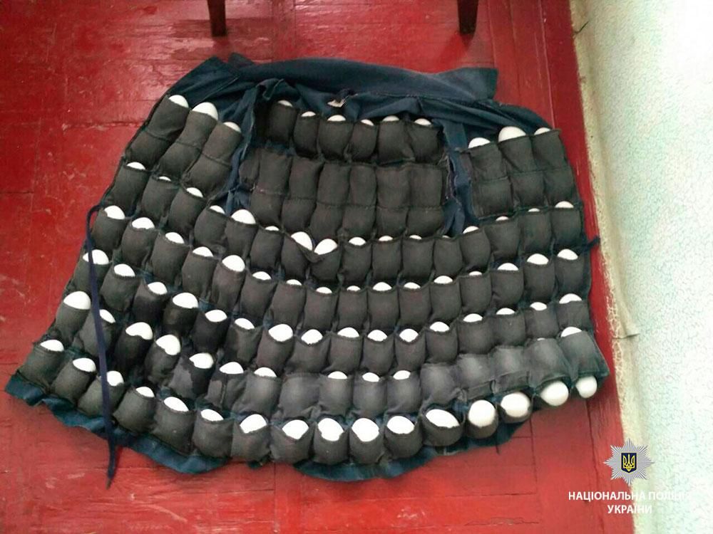 На Полтавщині спіймали винахідливого чоловіка-яйцекрада На Полтавщині спіймали винахідливого чоловіка-яйцекрада