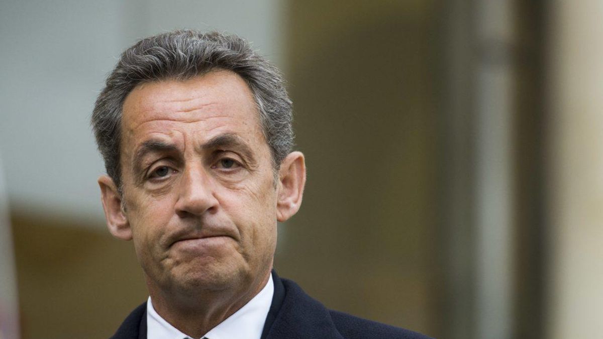 Саркози вышел на свободу после допроса, который длился более суток