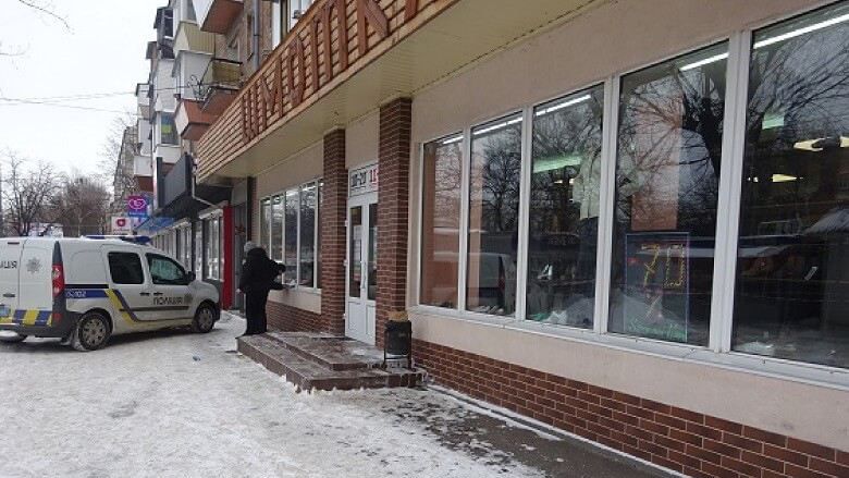 В Киеве мужчина наручниками приковал своего квартиранта: возмутительные детали В Киеве мужчина наручниками приковал своего квартиранта: возмутительные детали
